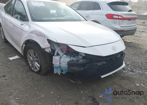 2026 Toyota Camry Le z USA, uszkodzony, nr VIN 4T1DAACK5TU214301
